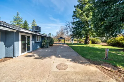 Exterior - 19767 Paso Robles Ave, Redding, CA 96003 photo 6 of 21