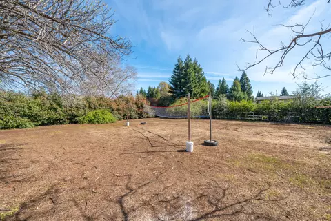 Exterior - 19767 Paso Robles Ave, Redding, CA 96003 photo 14 of 21