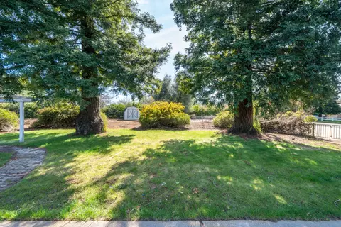 Exterior - 19767 Paso Robles Ave, Redding, CA 96003 photo 11 of 21