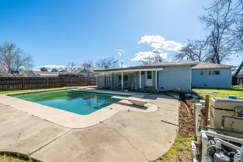 Exterior - 2340 Wilsey Dr, Redding, CA 96001 photo 5 of 7