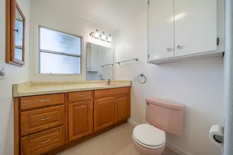 Bath - 2340 Wilsey Dr, Redding, CA 96001 photo 1 of 4