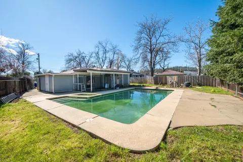 Exterior - 2340 Wilsey Dr, Redding, CA 96001 photo 7 of 7