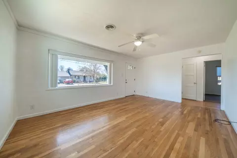 Living - 2340 Wilsey Dr, Redding, CA 96001 photo 2 of 8