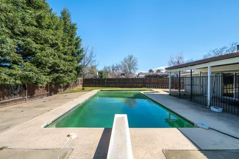 Exterior - 2340 Wilsey Dr, Redding, CA 96001 photo 4 of 7