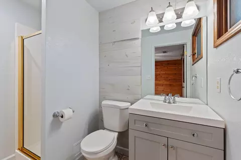 Bath - 8003 Narrows Way, Redding, CA 96001 photo 1 of 2