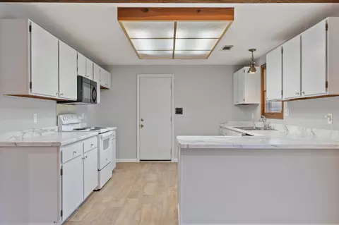 Kitchen - 8003 Narrows Way, Redding, CA 96001 photo 1 of 3
