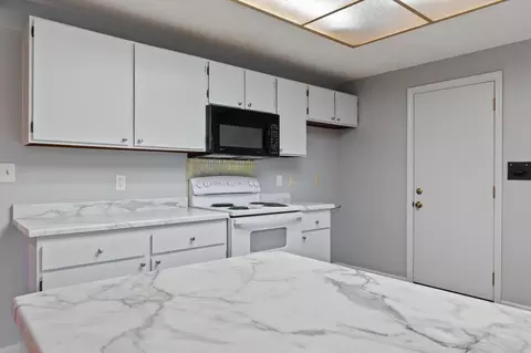 Kitchen - 8003 Narrows Way, Redding, CA 96001 photo 2 of 3