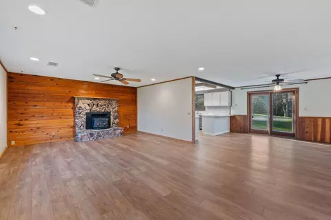Living - 8003 Narrows Way, Redding, CA 96001 photo 2 of 4