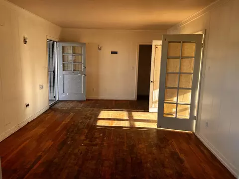 Living - 1549 Jackson St, Red Bluff, CA 96080 photo 2 of 2
