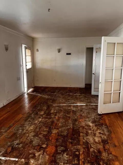 Living - 1549 Jackson St, Red Bluff, CA 96080 photo 1 of 2