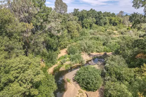 View/Area - 10587 Quail Hollow Dr, Redding, CA 96003 photo 3 of 4