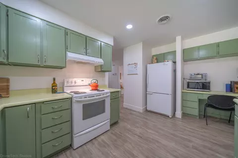 Kitchen - 10587 Quail Hollow Dr, Redding, CA 96003 photo 3 of 3