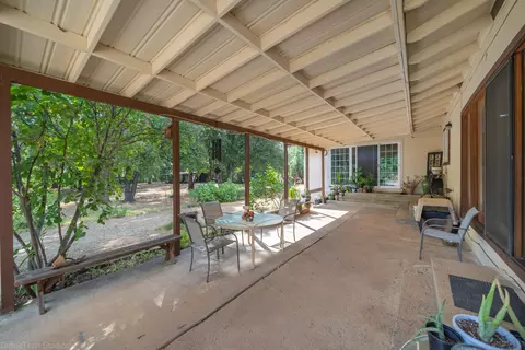 Exterior - 10587 Quail Hollow Dr, Redding, CA 96003 photo 3 of 20