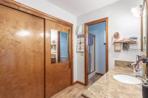 Bath - 2728 Jasmine Way, Redding, CA 96002 photo 1 of 1