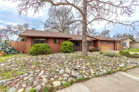 Exterior - 2728 Jasmine Way, Redding, CA 96002 photo 5 of 5