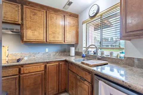Kitchen - 2728 Jasmine Way, Redding, CA 96002 photo 1 of 3