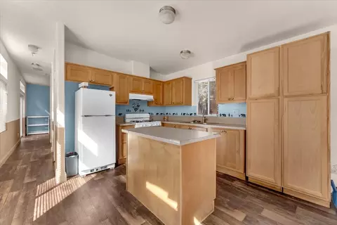 Kitchen - 8495 Sky Tree Ln, Shingletown, CA 96088 photo 1 of 2