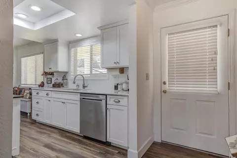 Entry Way - 18601 Stallion Dr, Red Bluff, CA 96080 photo 2 of 2
