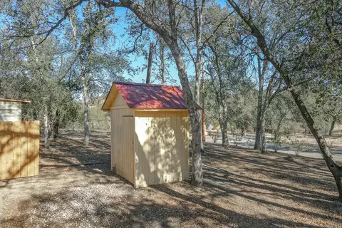 Exterior - 18601 Stallion Dr, Red Bluff, CA 96080 photo 19 of 20