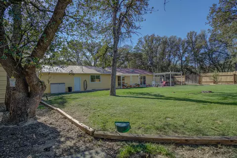 Exterior - 18601 Stallion Dr, Red Bluff, CA 96080 photo 9 of 20