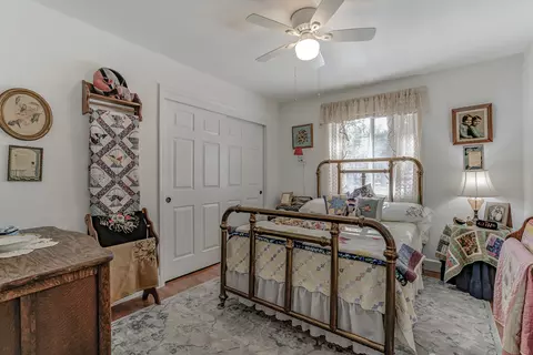 Bedroom - 18601 Stallion Dr, Red Bluff, CA 96080 photo 3 of 3