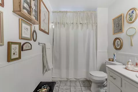 Bath - 18601 Stallion Dr, Red Bluff, CA 96080 photo 4 of 4