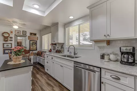 Kitchen - 18601 Stallion Dr, Red Bluff, CA 96080 photo 2 of 5