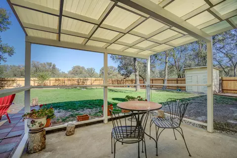 Exterior - 18601 Stallion Dr, Red Bluff, CA 96080 photo 5 of 20
