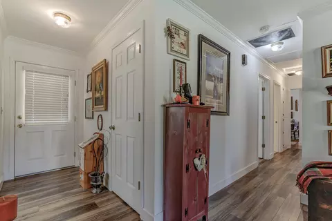 Entry Way - 18601 Stallion Dr, Red Bluff, CA 96080 photo 1 of 2