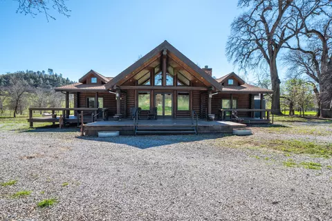 11875 Oak Run Rd, Oak Run, CA 96069