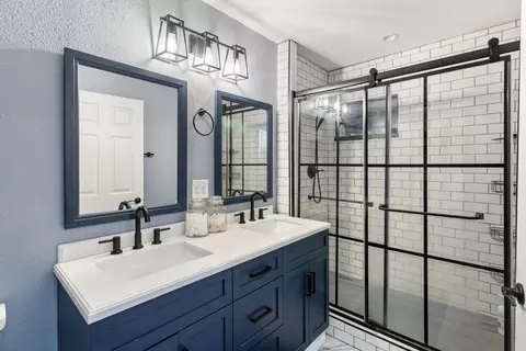 Bath - 8641 Redbank Rd, Redding, CA 96001 photo 1 of 3