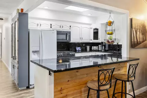 Kitchen - 8641 Redbank Rd, Redding, CA 96001 photo 1 of 8