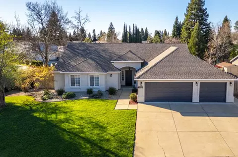 2995 Henrys Fork Dr, Redding, CA 96002