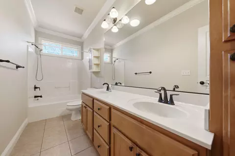 Bath - 3594 Laramie St, Redding, CA 96002 photo 2 of 2