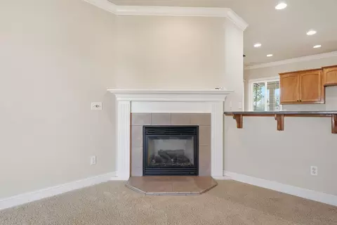 Living - 3594 Laramie St, Redding, CA 96002 photo 3 of 4