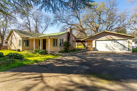2521 Radio Ln, Redding, CA 96001