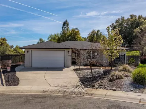 4877 Squirrel Run Ct, Redding, CA 96002