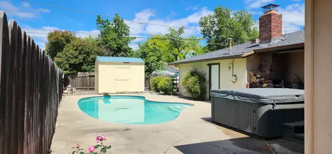 Exterior - 6624 Southgate Dr, Redding, CA 96001 photo 4 of 11