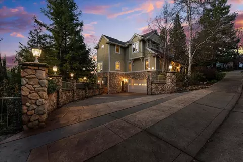 310 Overhill Dr, Redding, CA 96001