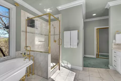 Bath - 310 Overhill Dr, Redding, CA 96001 photo 2 of 3
