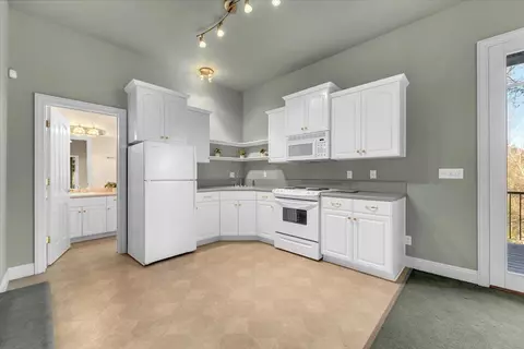 Kitchen - 310 Overhill Dr, Redding, CA 96001 photo 4 of 4