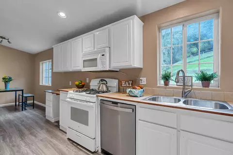 Kitchen - 22150 Ravine Ct, Redding, CA 96003 photo 3 of 5