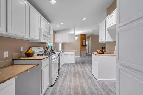 Kitchen - 22150 Ravine Ct, Redding, CA 96003 photo 4 of 5