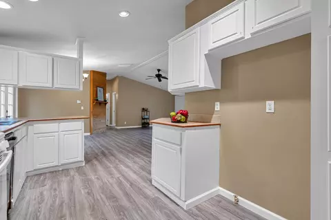 Entry Way - 22150 Ravine Ct, Redding, CA 96003 photo 3 of 3