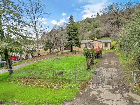 Exterior - 22150 Ravine Ct, Redding, CA 96003 photo 2 of 3