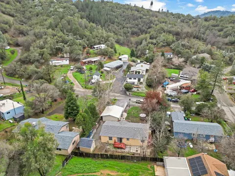 View/Area - 22150 Ravine Ct, Redding, CA 96003 photo 5 of 5