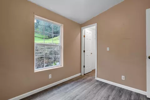 Bedroom - 22150 Ravine Ct, Redding, CA 96003 photo 4 of 5
