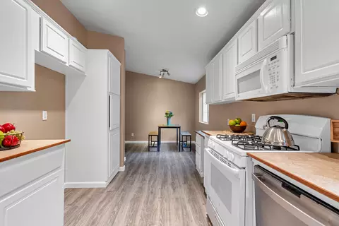 Kitchen - 22150 Ravine Ct, Redding, CA 96003 photo 5 of 5