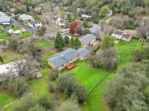 View/Area - 22150 Ravine Ct, Redding, CA 96003 photo 4 of 5