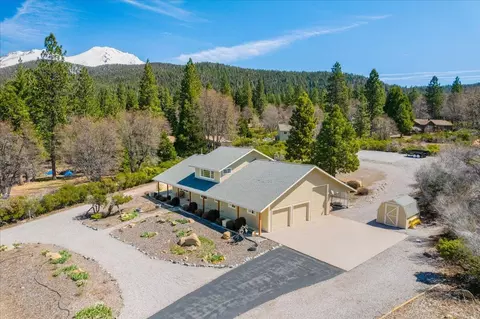Exterior - 332 Alpine Dr, Mount Shasta, CA 96067 photo 3 of 8